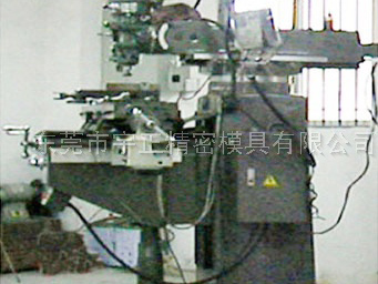 万能铣床